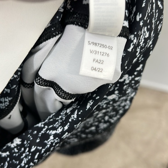 Athleta Ultimate Stash Pocket Capri Printed size Small Activewear - Picture 8 of 11